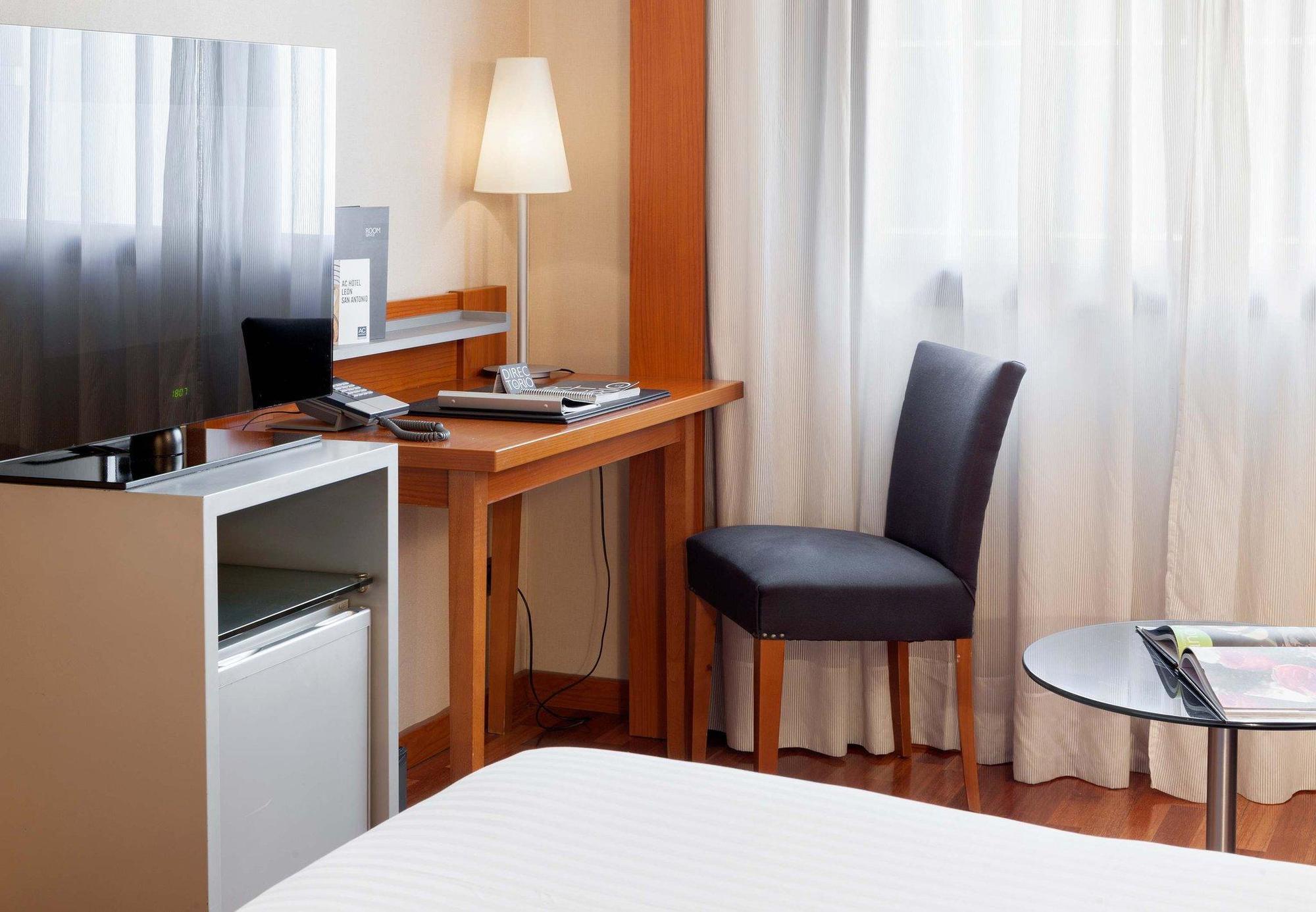 Ac Hotel Oviedo Forum By Marriott מראה חיצוני תמונה